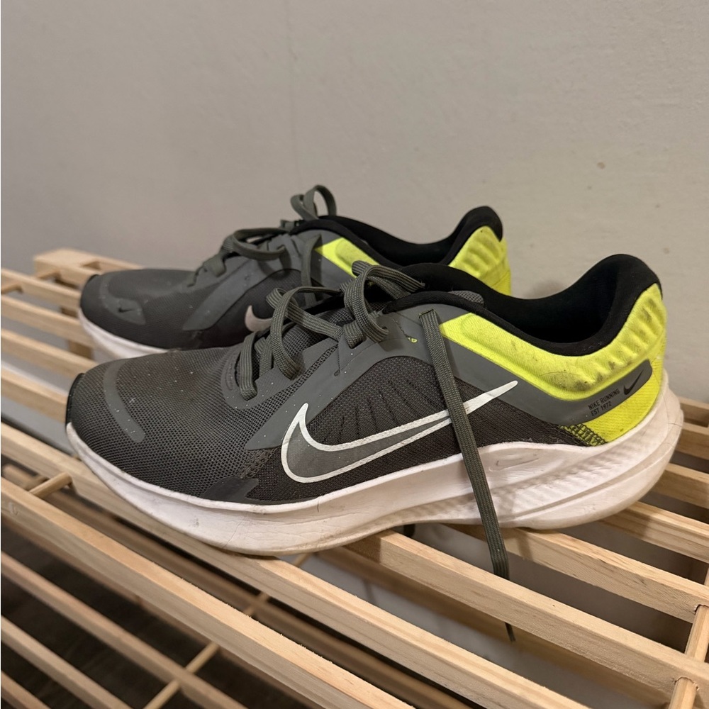 Nike Kids Gray & Neon Yellow Sneakers